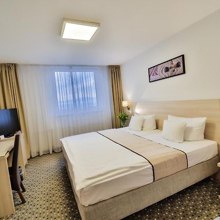 Hotel Metropol Spišská Nová Ves Esterno foto