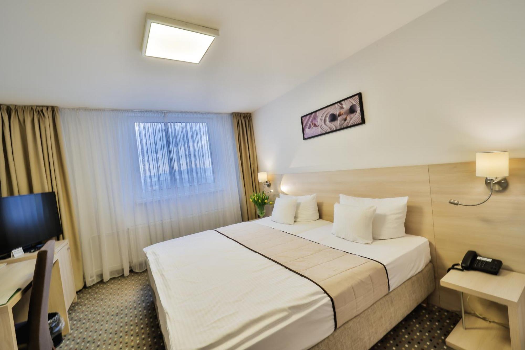 Hotel Metropol Spišská Nová Ves Esterno foto