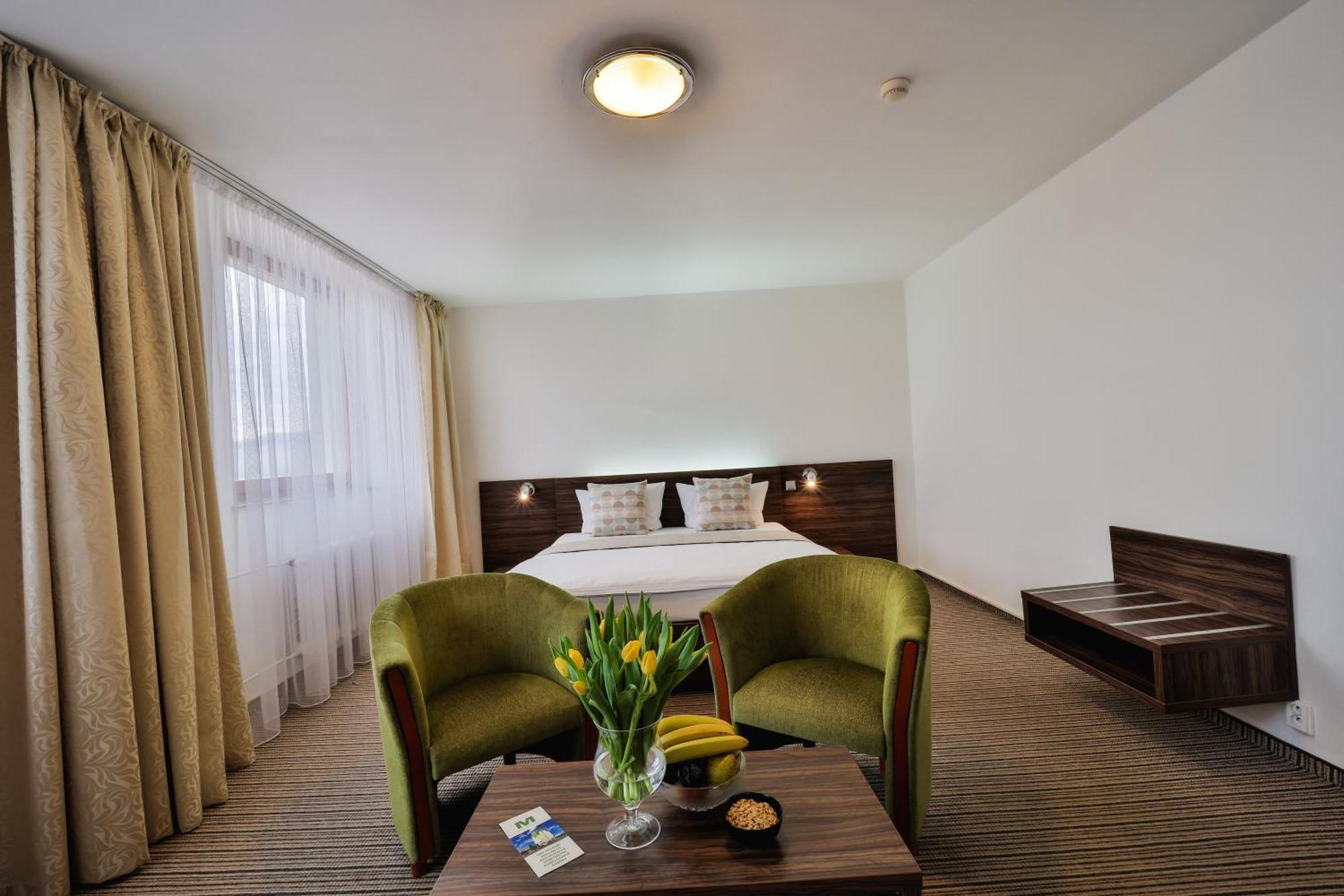 Hotel Metropol Spišská Nová Ves Esterno foto