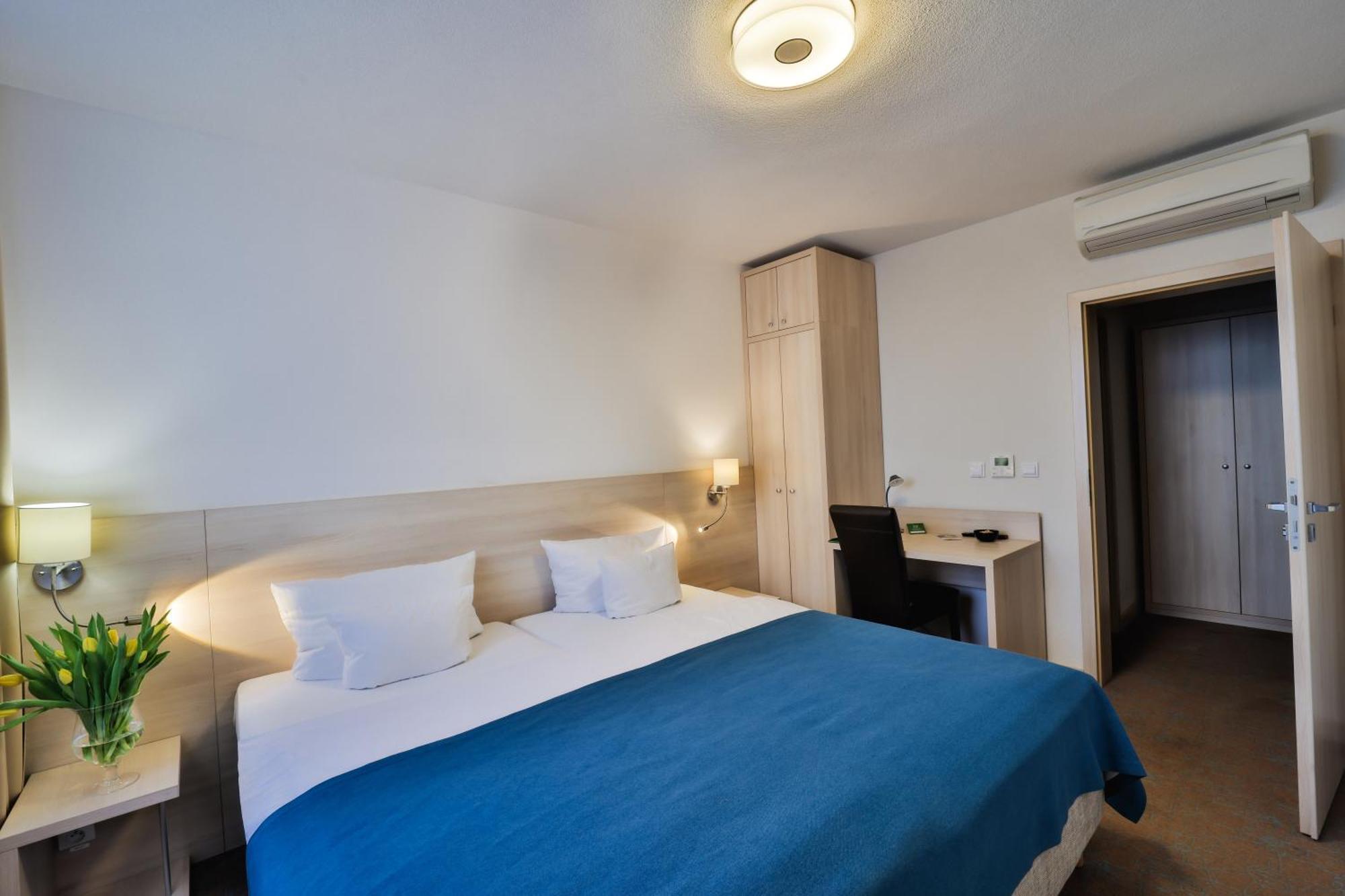 Hotel Metropol Spišská Nová Ves Esterno foto