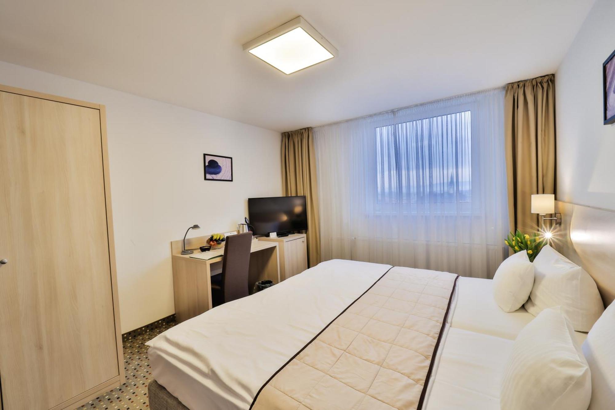 Hotel Metropol Spišská Nová Ves Esterno foto