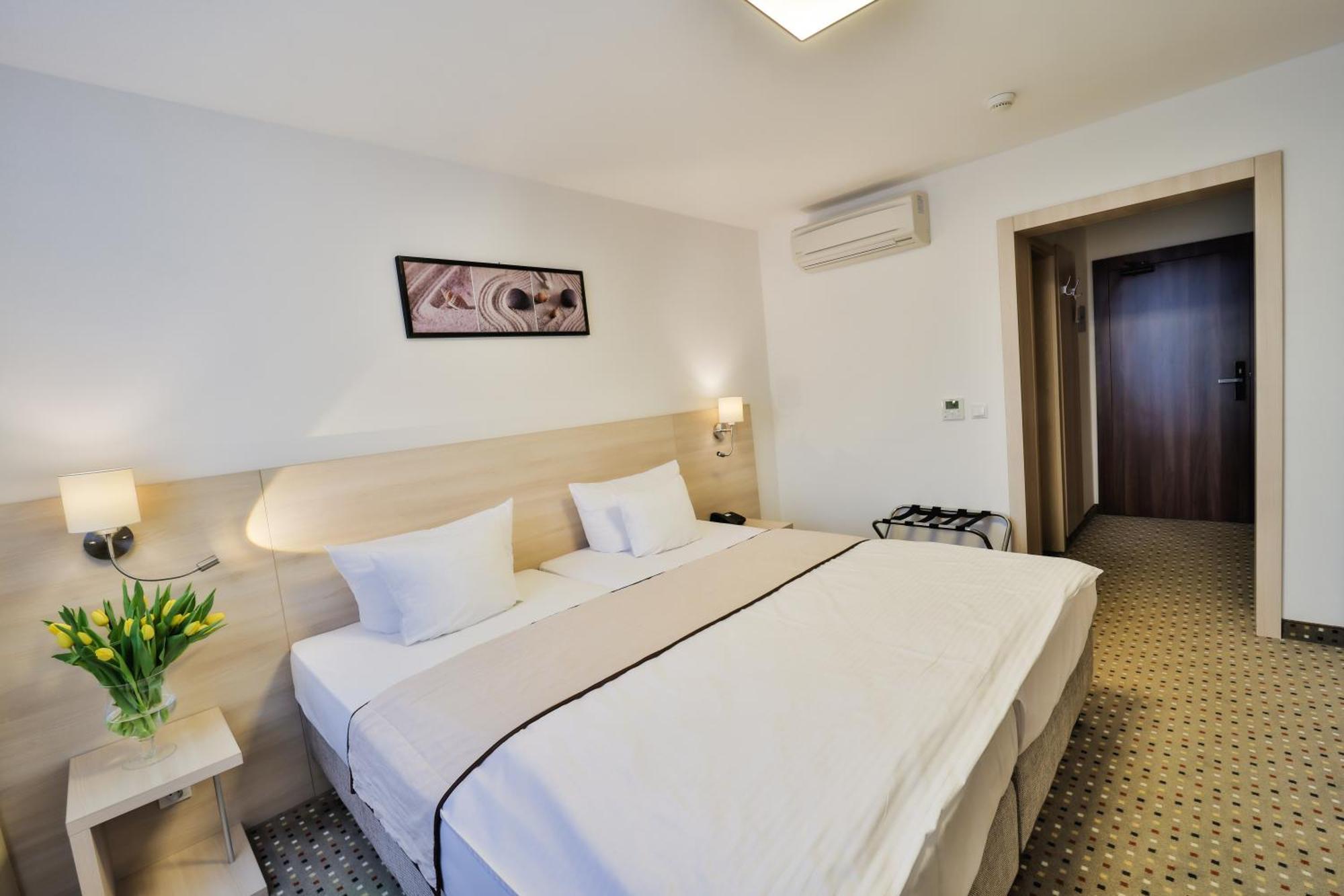 Hotel Metropol Spišská Nová Ves Esterno foto