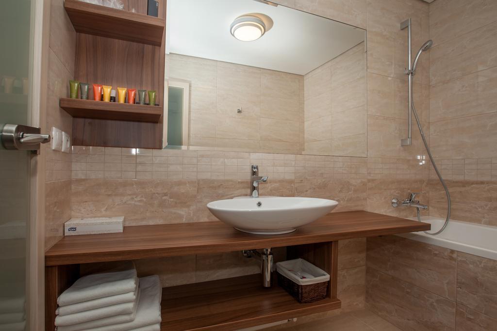Hotel Metropol Spišská Nová Ves Esterno foto