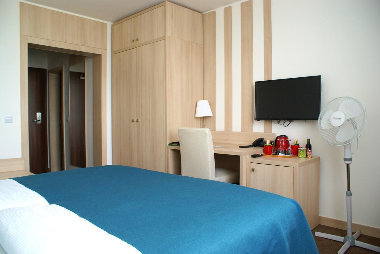 Hotel Metropol Spišská Nová Ves Esterno foto